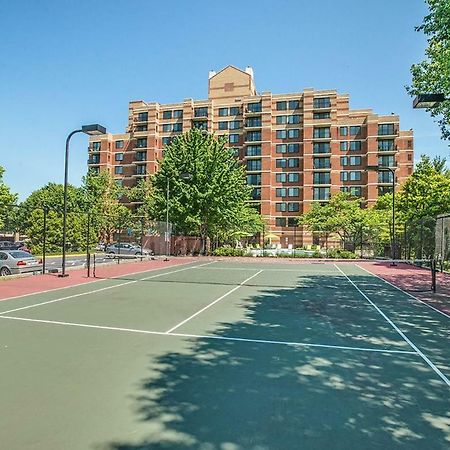 Oakwood At Residences At Rio Gaithersburg Exterior photo