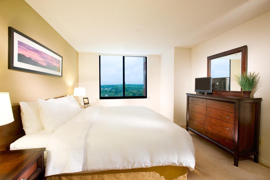 Oakwood At Residences At Rio Gaithersburg Room photo