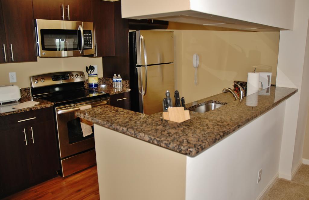 Oakwood At Residences At Rio Gaithersburg Room photo