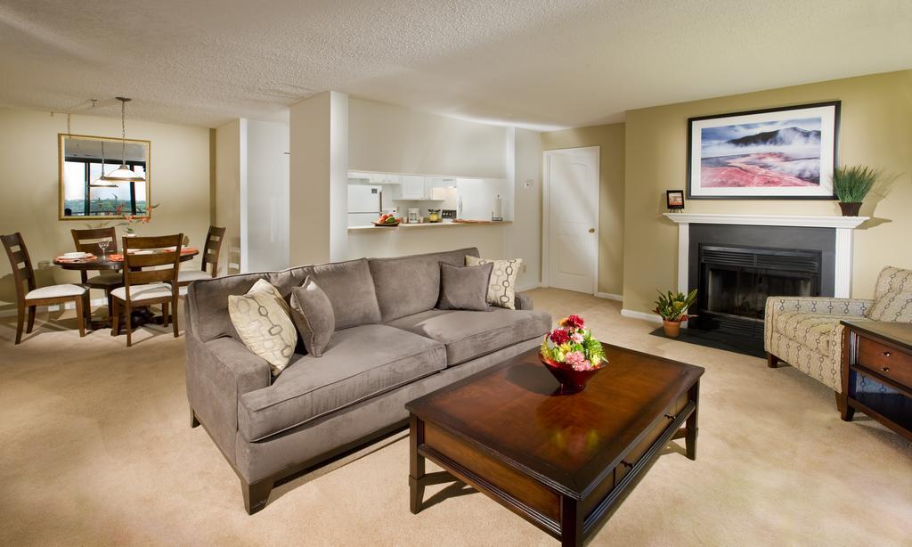 Oakwood At Residences At Rio Gaithersburg Room photo