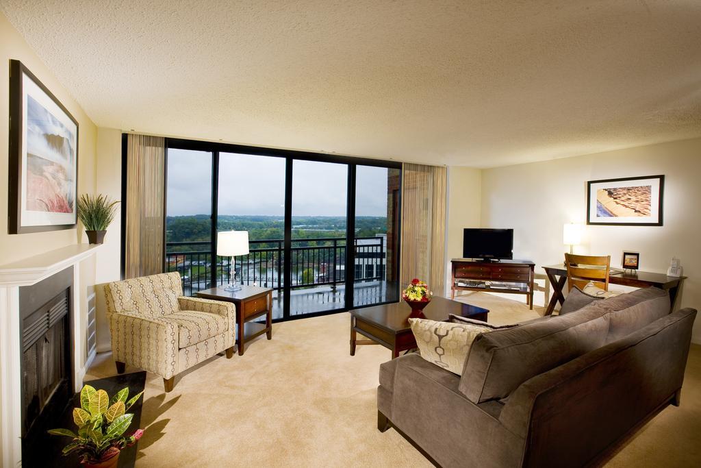 Oakwood At Residences At Rio Gaithersburg Room photo